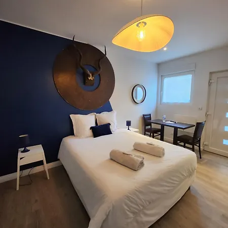 Privees Hyper-centre Lit 160x200cm 招待所