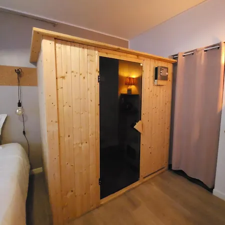 Pensionat Privees Hyper-centre Lit 160x200cm *